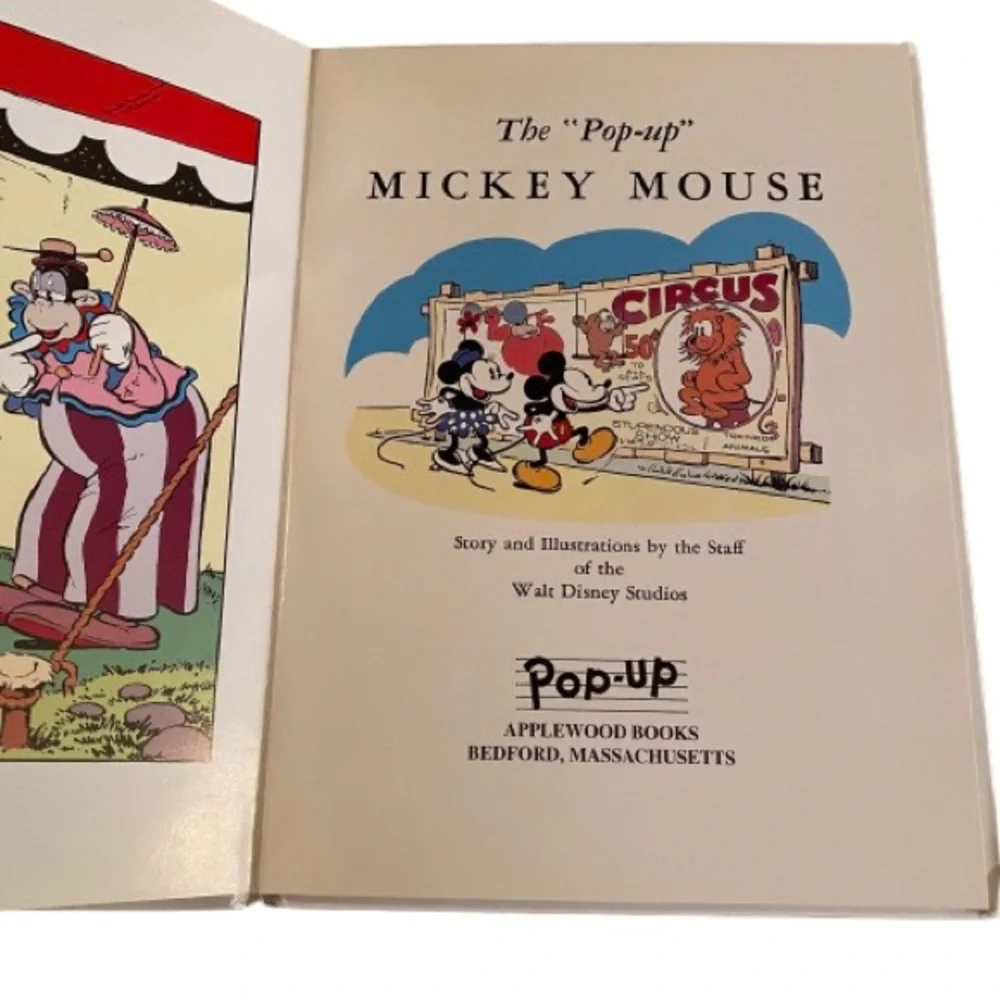 Disney The Pop-Up Mickey Mouse Book Republished from 1933 by Applewood Books